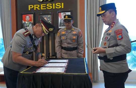 Kapolda Sulteng Resmi Lantik Kombes Pol Hari Rosena Jadi Kapolresta Palu