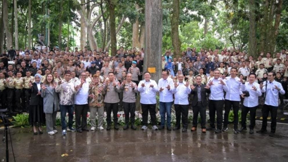 Kapolda Jabar Ajak Satpam Perkuat Sinergi Jaga Keamanan Lingkungan dalam Ngariung Sauyunan Jaga Lembur, Pada HUT Satpam ke-45