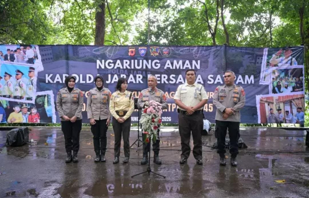 Kapolda Jabar Beri Hadiah Umroh Untuk Polisi Serta Satpam Pada Kegiatan “Ngariung Bareng Sauyunan Jaga Lembur” HUT Satpam ke-45