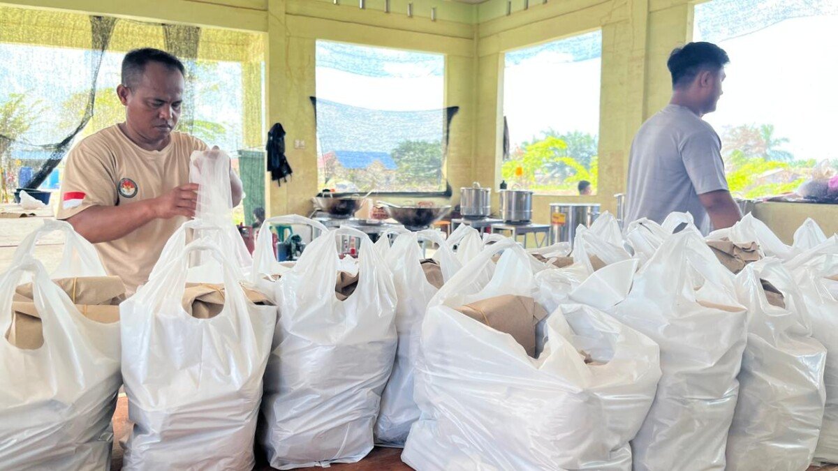 Tak Hanya Penuhi Kebutuhan Satgas, Dapur Umum IPDN di Aceh Tamiang Juga Dukung Ekonomi Warga