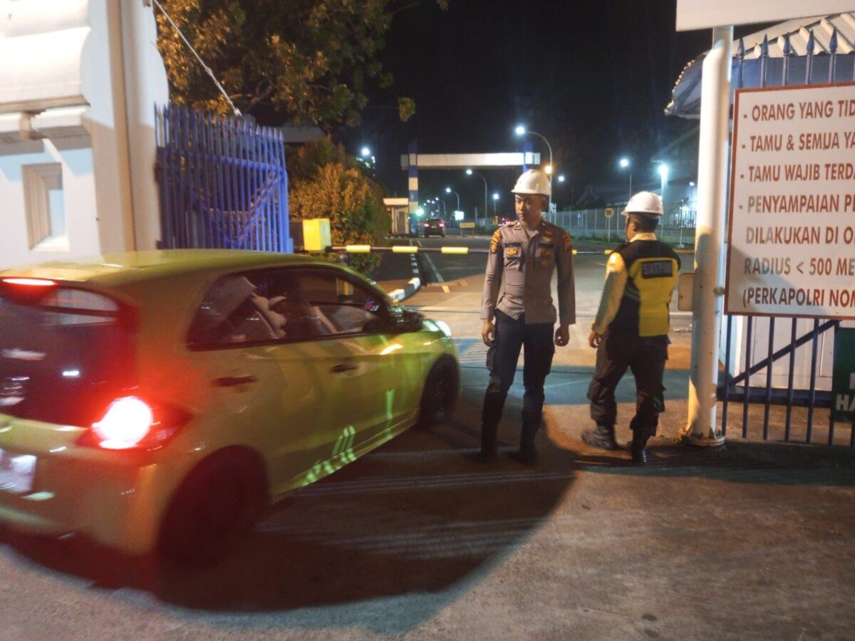 Ditpamobvit Polda Banten Laksanakan Pengamanan di PT Chandra Asri