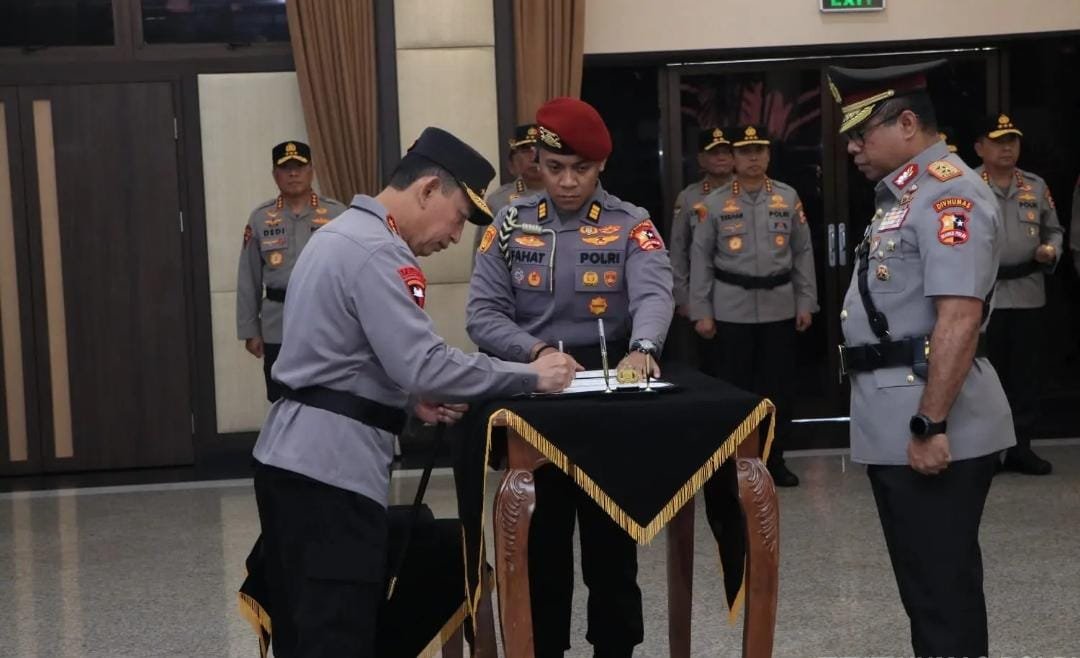 Kapolri Pimpin Sertijab Sejumlah Kapolda dan Pejabat Utama Mabes Polri: Irjen Pol. Sandi Nugroho Resmi Jabat Kapolda Sumsel