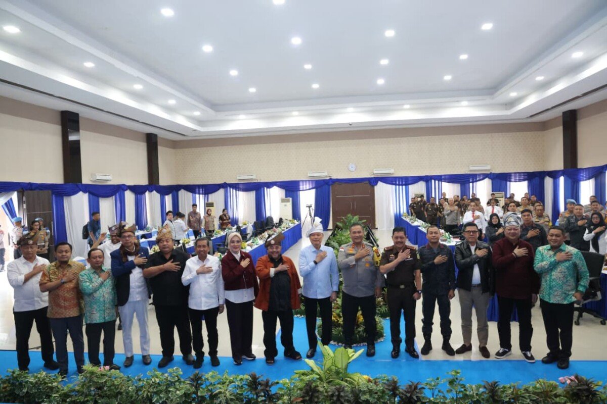 POLDA KEPRI TERIMA KUNJUNGAN KERJA SPESIFIK KOMISI III DPR RI, PERKUAT SINERGI PENEGAKAN HUKUM DAN EVALUASI IMPLEMENTASI KUHP SERTA KUHAP BARU