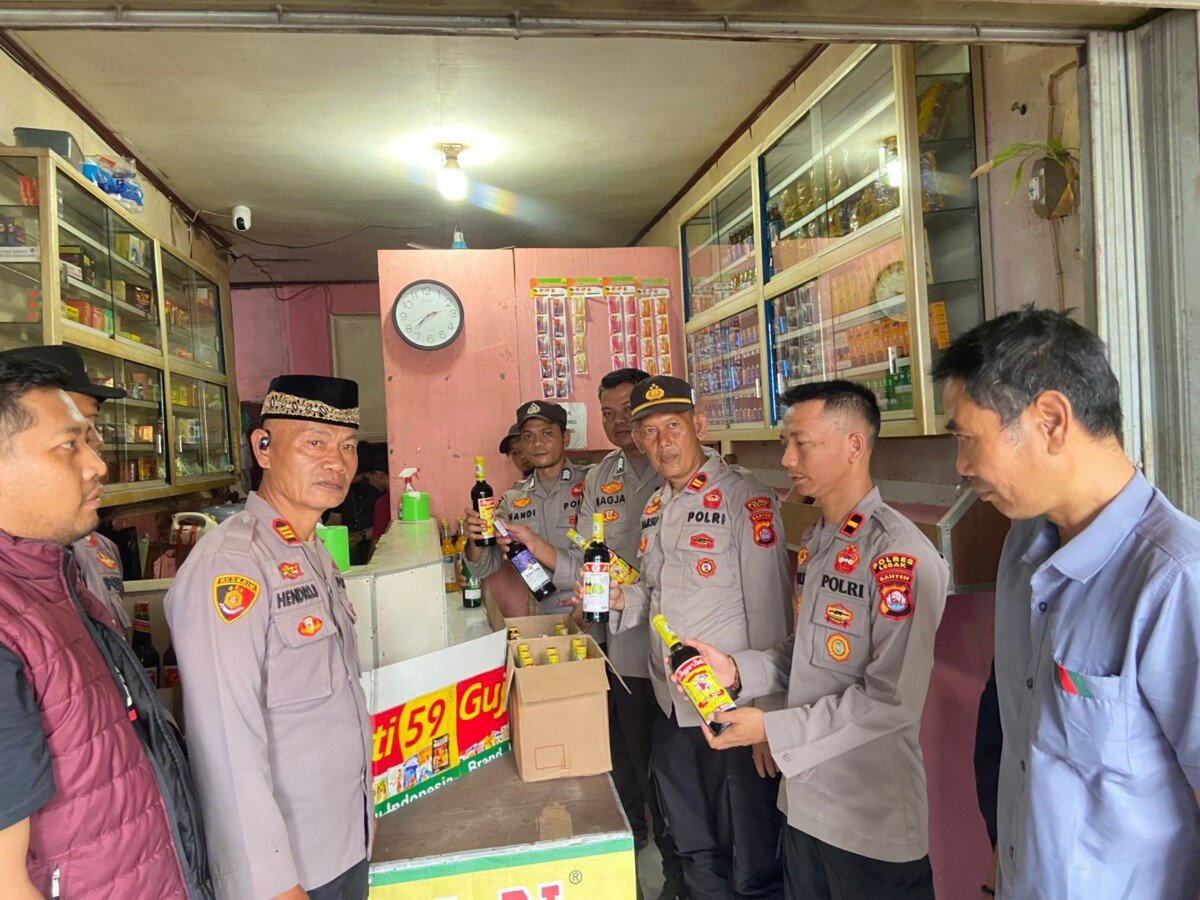 HARI KE-2 OPS PEKAT I MAUNG 2026, POLRES LEBAK AMANKAN 32 BOTOL MINUMAN KERAS