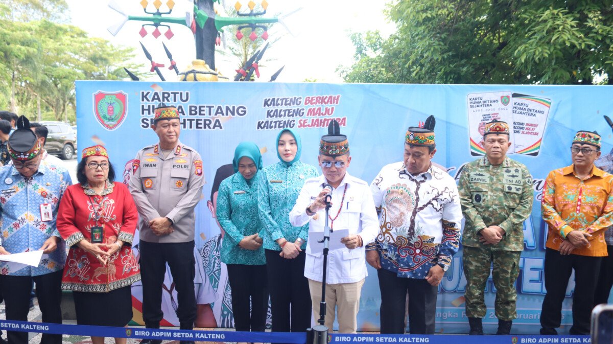 Dukung Program Kartu Huma Betang Sejahtera, Kapolda Kalteng: Semoga Bantuan ini Bisa Bermanfaat Untuk Masyarakat