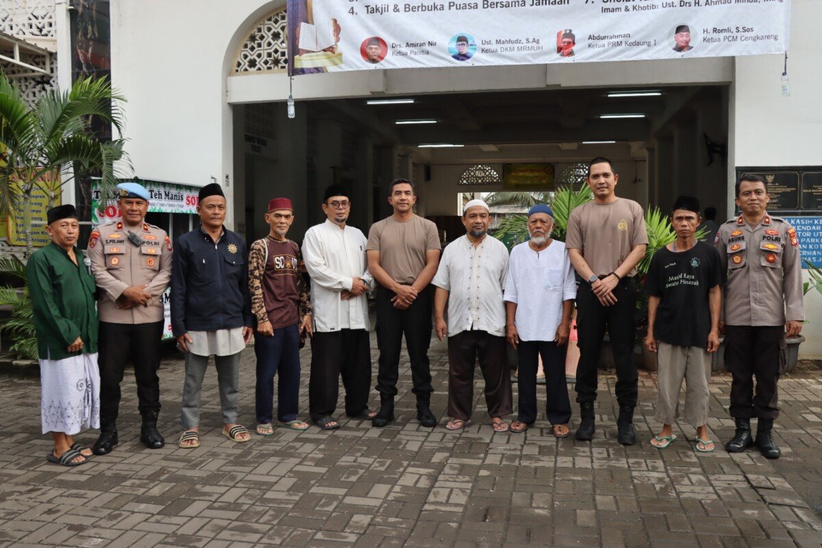 Semangat Ramadhan, Polres Metro Jakbar Laksanakan Bhayangkara Jakarta Arsi di 8 Polsek Jajaran
