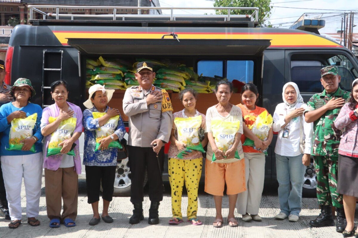 Polres Simalungun Gelar Pasar Murah Serentak, Kapolres: “Kami Hadir Bukan Cuma Jaga Kamtibmas, Tapi Juga Bantu Ekonomi Rakyat!”