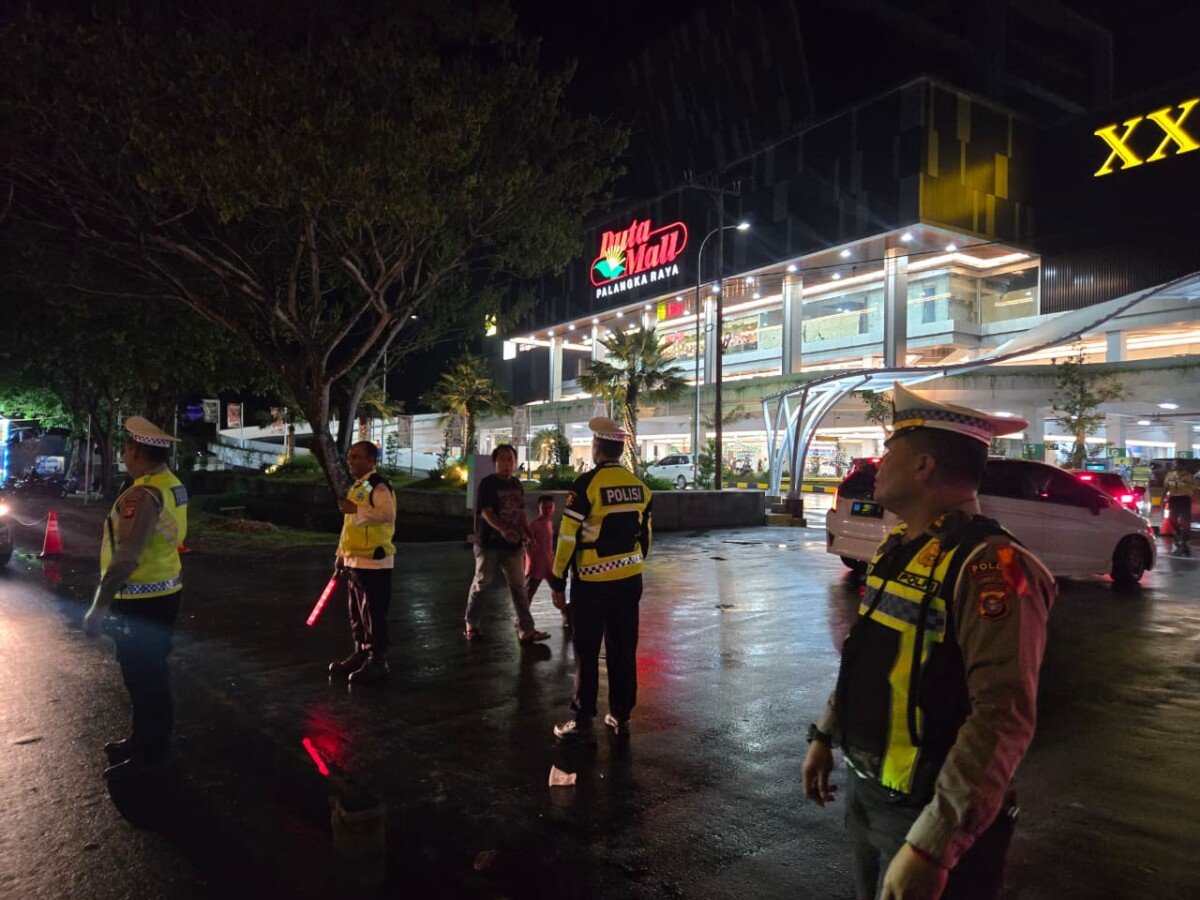 Jamin Keamanan Jelang Idul Fitri 1447 H, Satgas Ops Ketupat Telabang Masifkan Patroli Dialogis di Pusat Keramaian