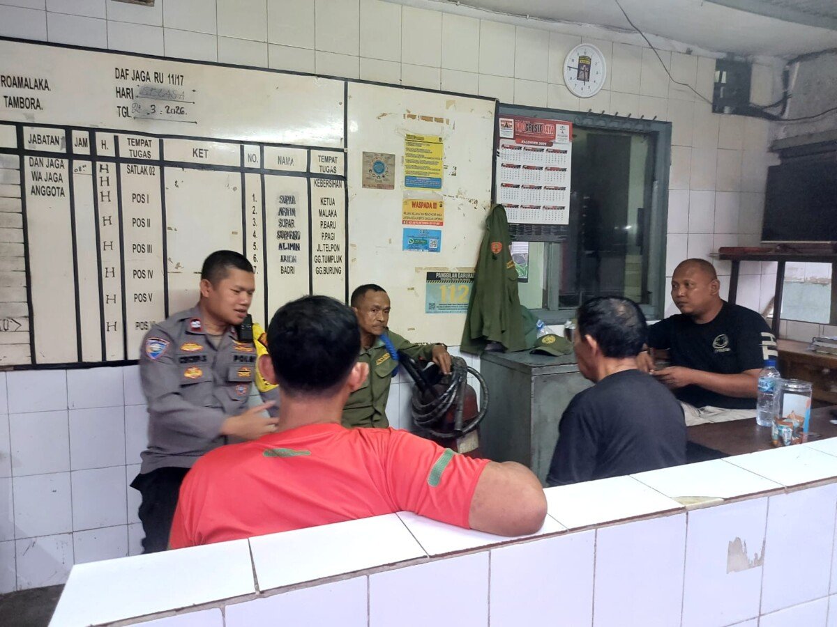 Cegah Kejahatan Sejak Dini, Bhabinkamtibmas Ajak Warga Tingkatkan Kewaspadaan