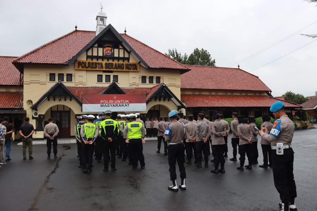 Personel Polresta Serang Kota Tetap Siaga Melalui Apel KRYD Pasca Operasi Ketupat 2026   