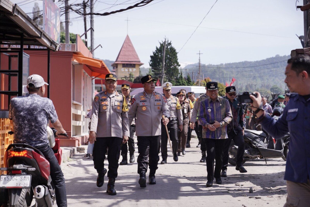 Kapolda Sumut tinjau langsung Operasi Ketupat Toba 2026 di Berastagi, pastikan pengamanan Arus balik maksimal