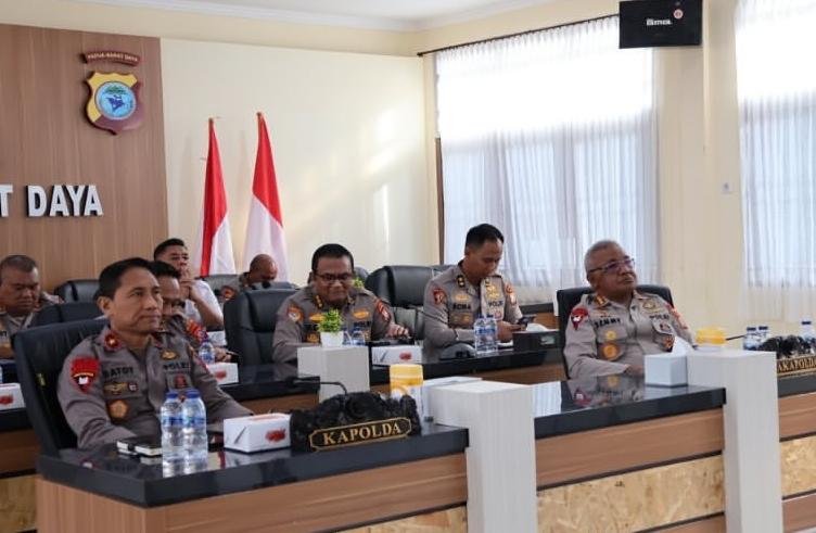 Kapolda Papua Barat Daya Hadiri Arahan Kapolri, Tekankan Stabilitas Keamanan dan Sinergi Masyarakat