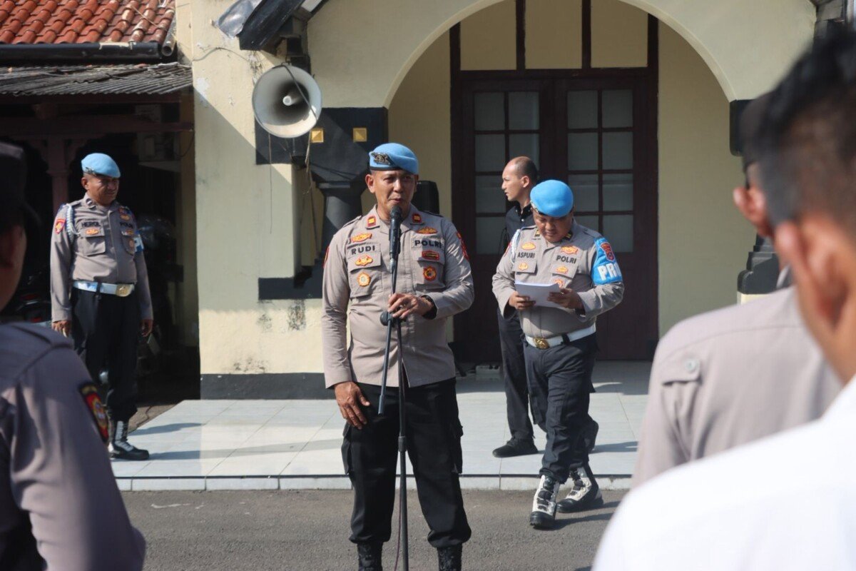 Asistensi Bid Propam Polda Banten dalam Pengecekan Senjata Api Dinas di Polresta Serang Kota