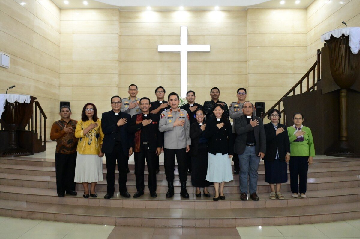 Kapolda Jambi Jalin Silaturahmi dengan Pengurus HKBP, Perkuat Sinergi Jaga Kamtibmas