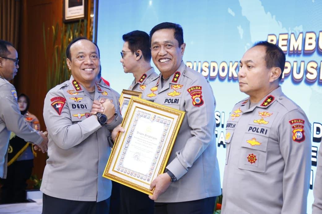 Kapolda Sulsel Terima Penghargaan IKPA T.A 2025 Peringkat I dari Kapolri, Wujud Komitmen Pengelolaan Anggaran Profesional dan Akuntabel
