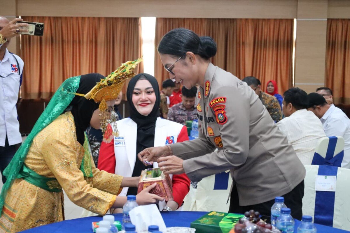 KABID HUMAS POLDA KEPRI HADIRI PELANTIKAN DPW DAN DPD PWMOI KEPRI