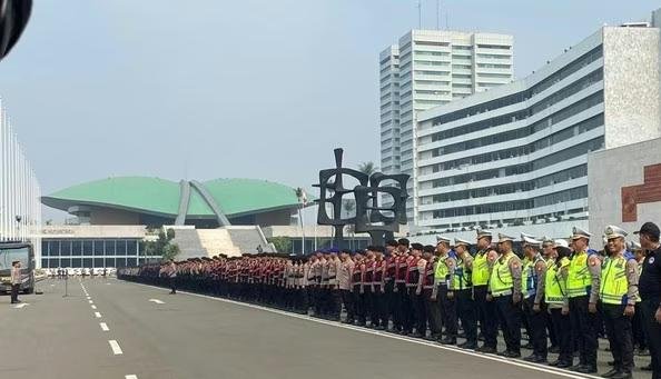 Tekankan Pelayanan Humanis, Polda Metro Jaya Kerahkan 6.088 Personel Gabungan Kawal Demo di DPR