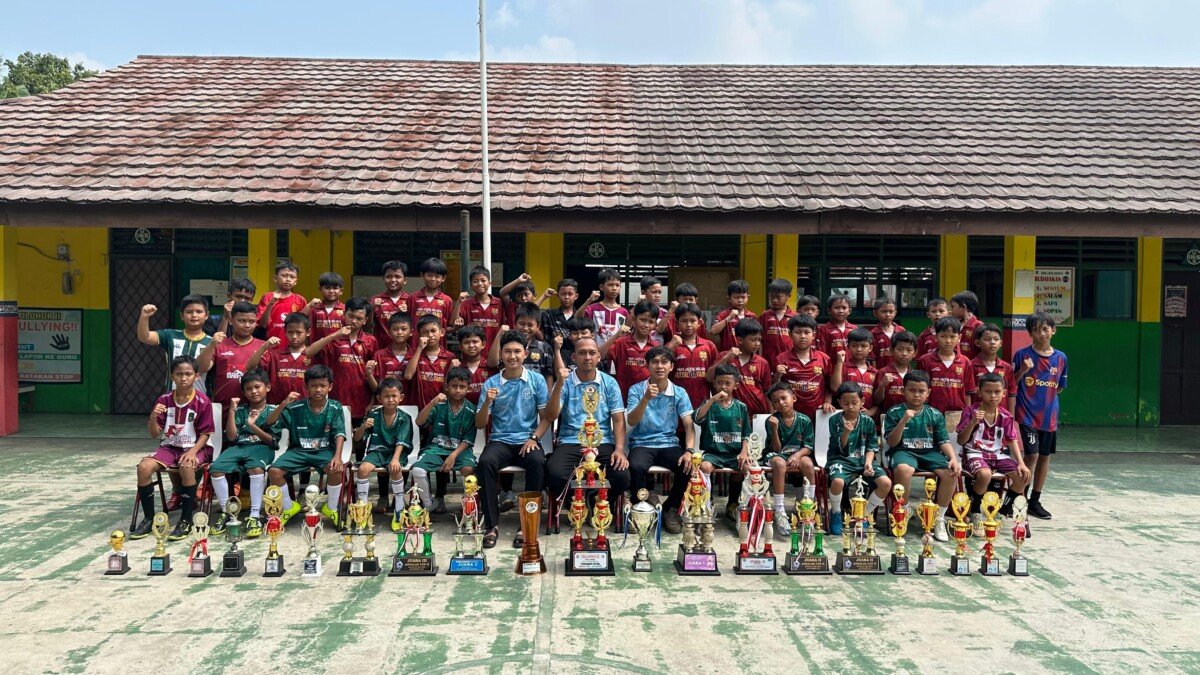 Dominasi Futsal Club Fourpeo Jilid 2, SDN Jatiluhur 2 Bekasi Sabet Empat Trofi Sekaligus!