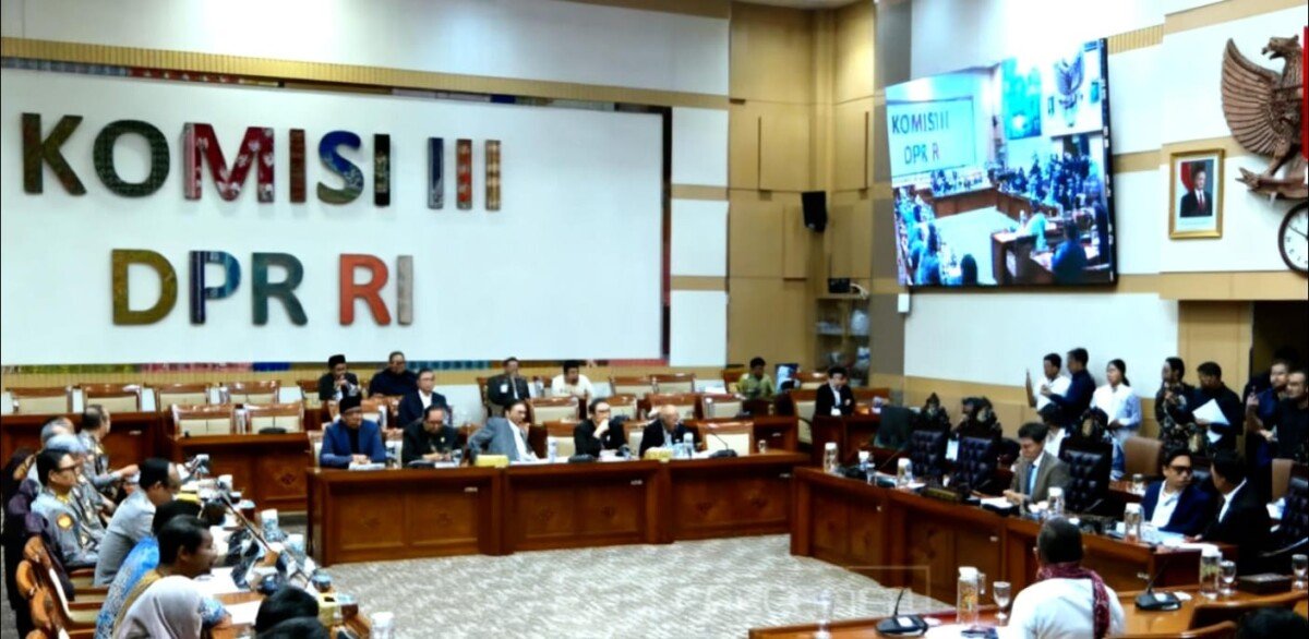 Raker Komisi III DPR RI: Wakapolri Apresiasi Pengesahan RUU Polri, Janji Tingkatkan Profesionalisme