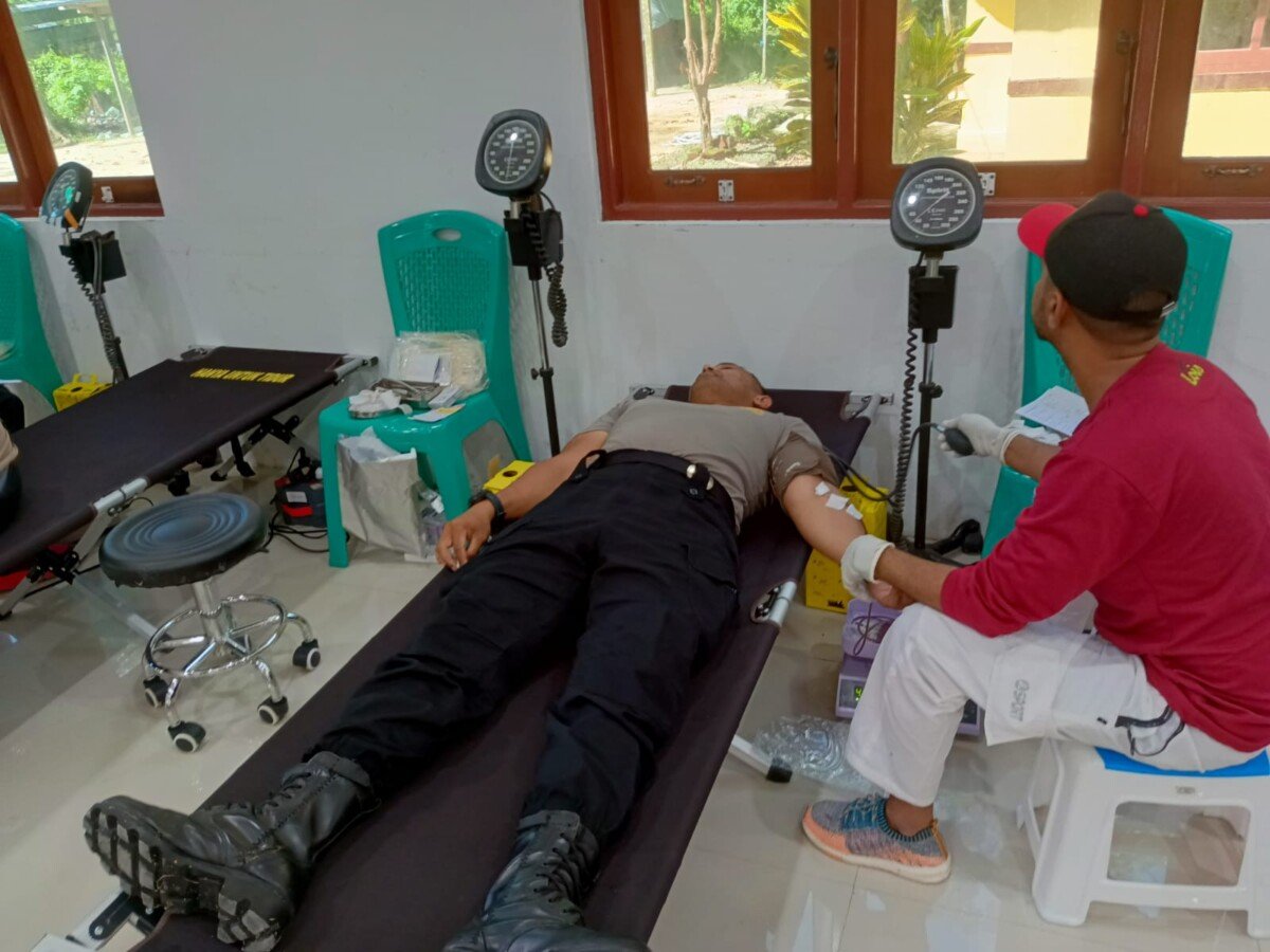 Setetes Darah Bhayangkara, Polres Raja Ampat Gelar Aksi Donor Darah Sambut Hari Bhayangkara ke-80