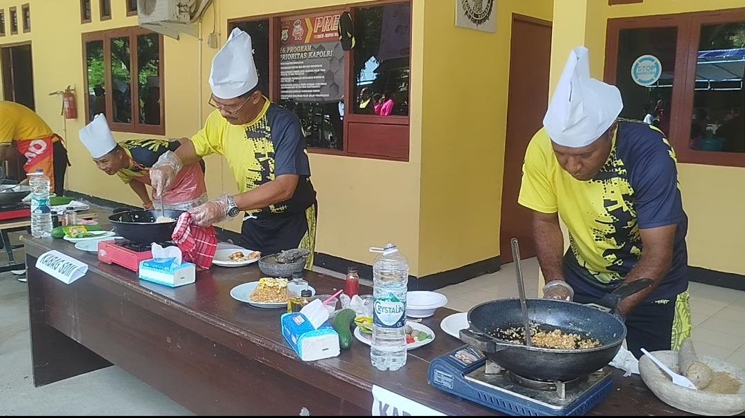 Adu Racik Nasi Goreng, Cara Unik Polres Raja Ampat Sambut Hari Bhayangkara ke-80