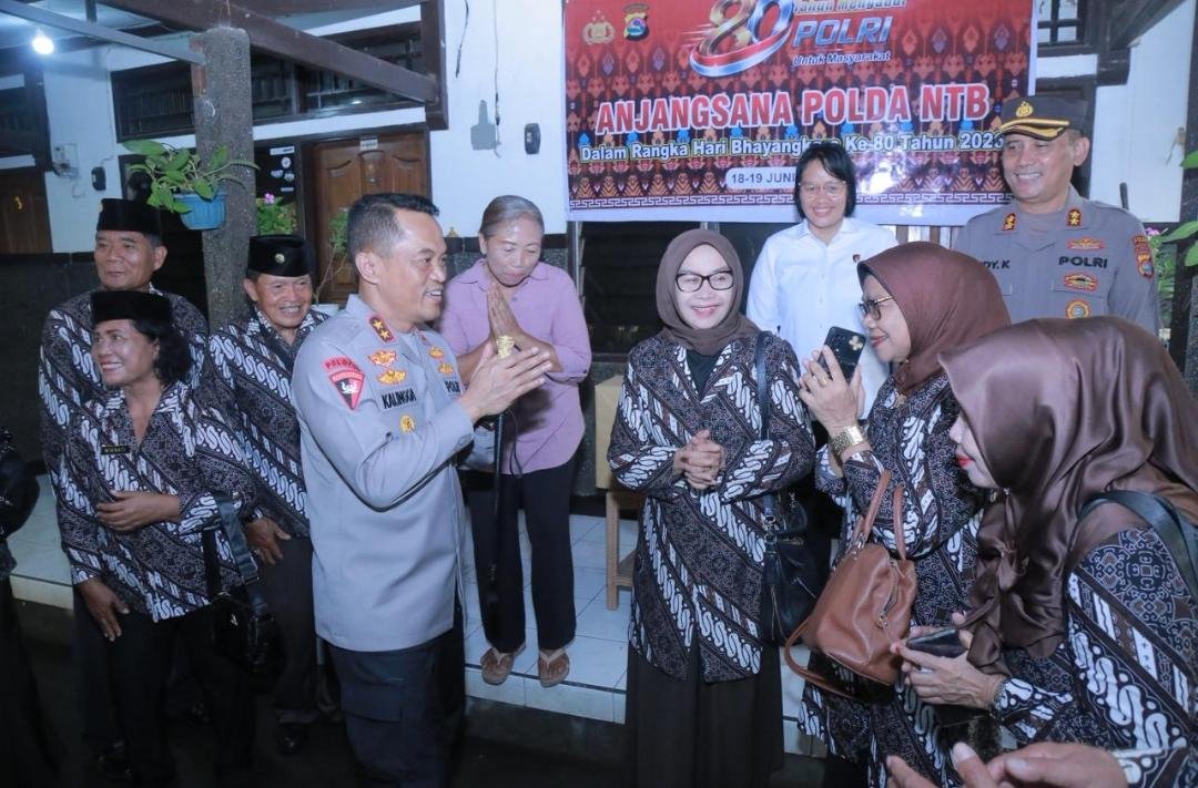 Sambut Hari Bhayangkara ke-80, Kapolda NTB Pimpin Anjangsana ke Kediaman Purnawirawan dan Personel Sakit