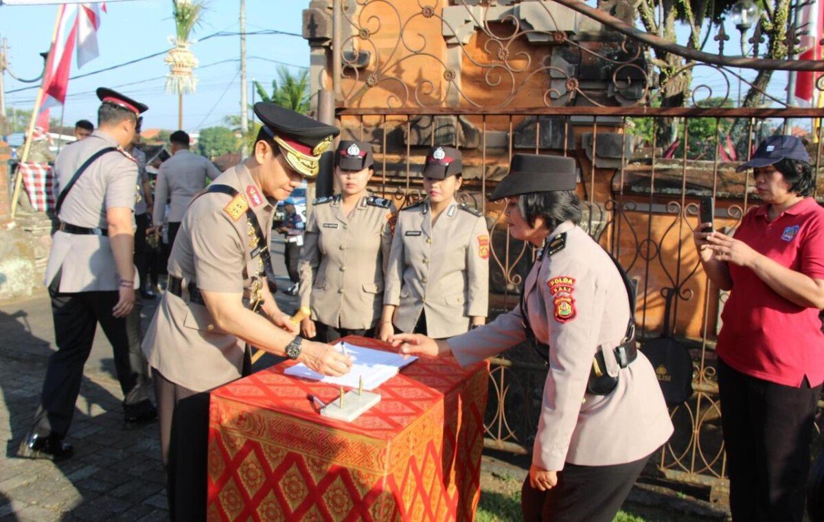 Sambut HUT Bhayangkara ke-80, Kapolda Bali Pimpin Ziarah dan Tabur Bunga di TMP Pancaka Tirta Tabanan