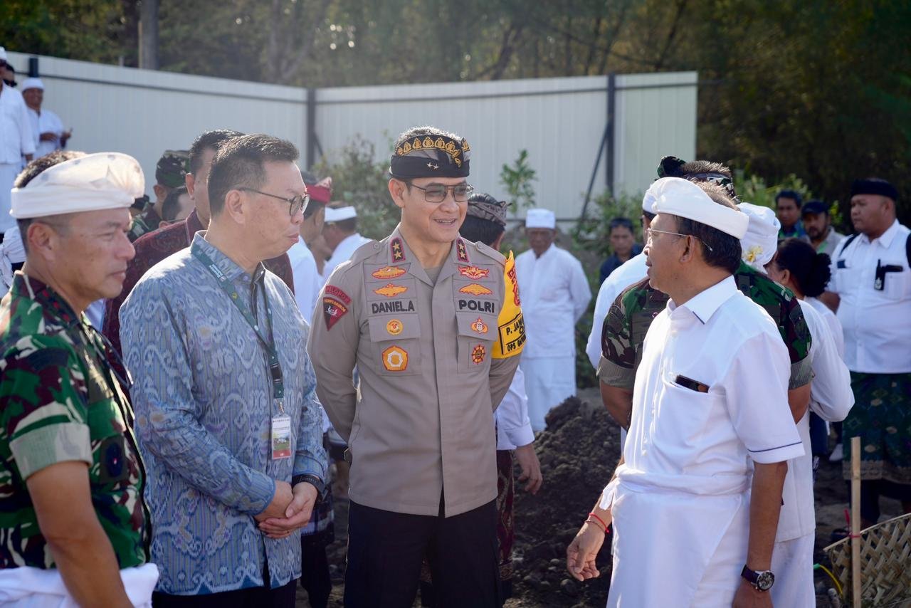 Kapolda Bali Hadiri Peresmian Pembangunan PSEL Di Desa Pedungan