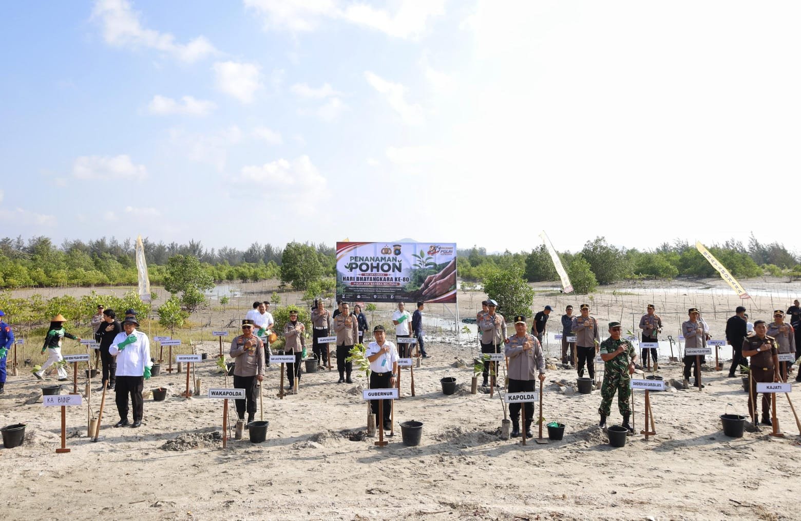 Polda Babel Kembali Gelar Aksi Penanaman Pohon Serentak, Komitmen Dukung Pelestarian Alam
