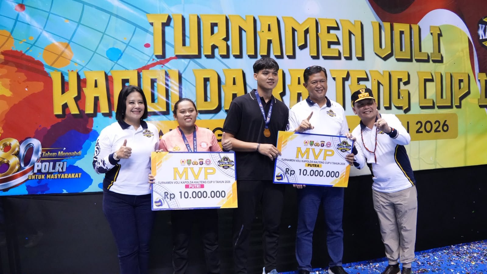 Tim Putra Polres Kobar dan Tim Putri Polres Barut Juara Turnamen Bola Voli Kapolda Cup 2, Gubernur Kalteng Serahkan Piala Bergilir