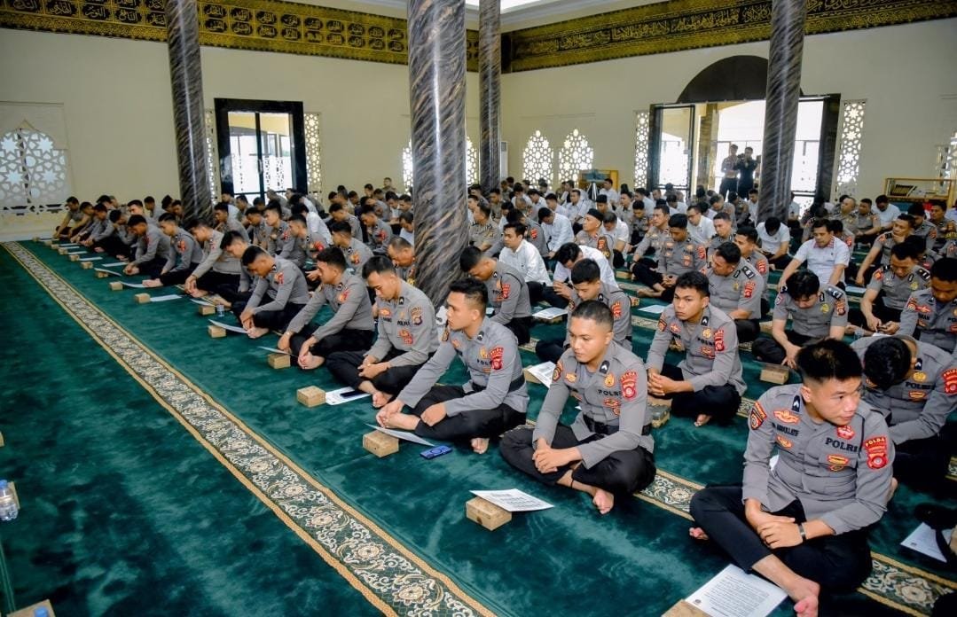 Pesan Menyentuh Kapolda Gorontalo Saat Binrohtal: Ajak Personel Jadikan Nilai Keagamaan sebagai Landasan Pengabdian