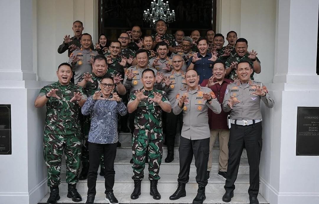 Pernah Sama-sama Bertugas Jaga Kalbar: Kini Kapolda Jabar dan Danpussenif TNI AD Kompak Kawal Jabar