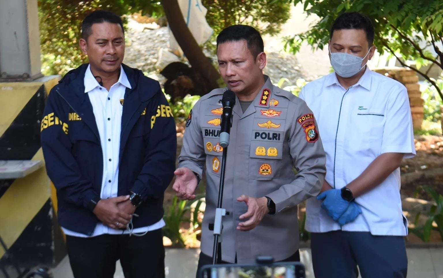Kasus Dugaan Korupsi dan TPPU Don Ritto Memasuki Babak Baru, Tersangka Resmi Diserahkan ke Kejagung dengan Dikawal Brimob