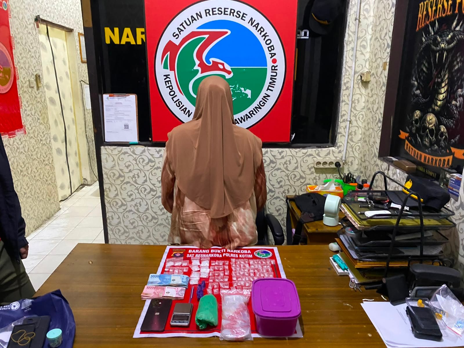 Satresnarkoba Polres Kotim Ringkus Bandar Narkoba di Kawasan Jl Jenderal Sudirman Km 28, Barbuk 63,19 Gram
