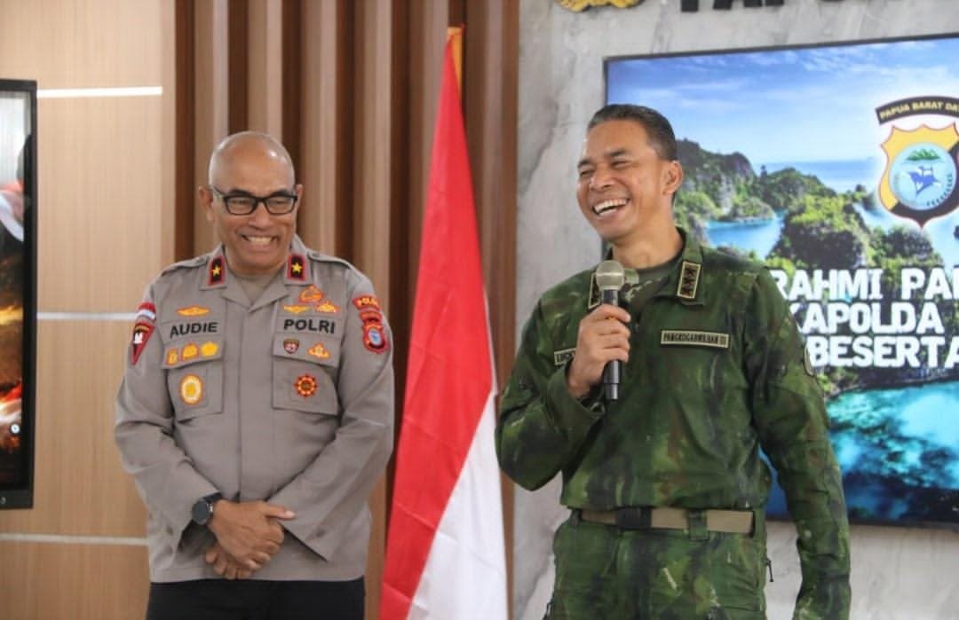 Perkuat Sinergitas, Kapolda Papua Barat Daya Sambut Hangat Kunjungan Pangkogabwilhan III