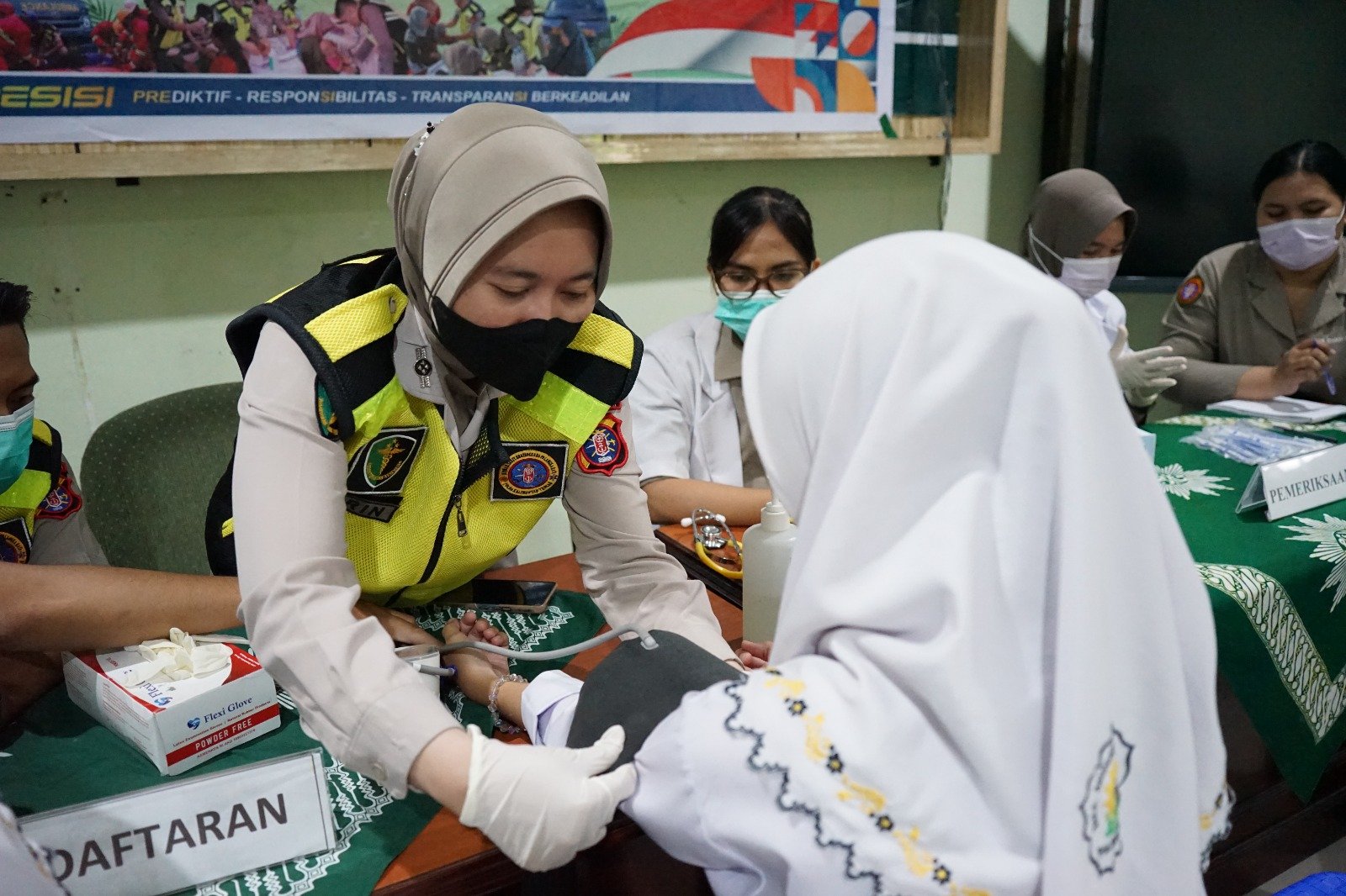Pelayanan Kesehatan Hadir di Sekolah, Rumkit Bhayangkara Layani Pelajar SMA Muhammadiyah Palangka Raya