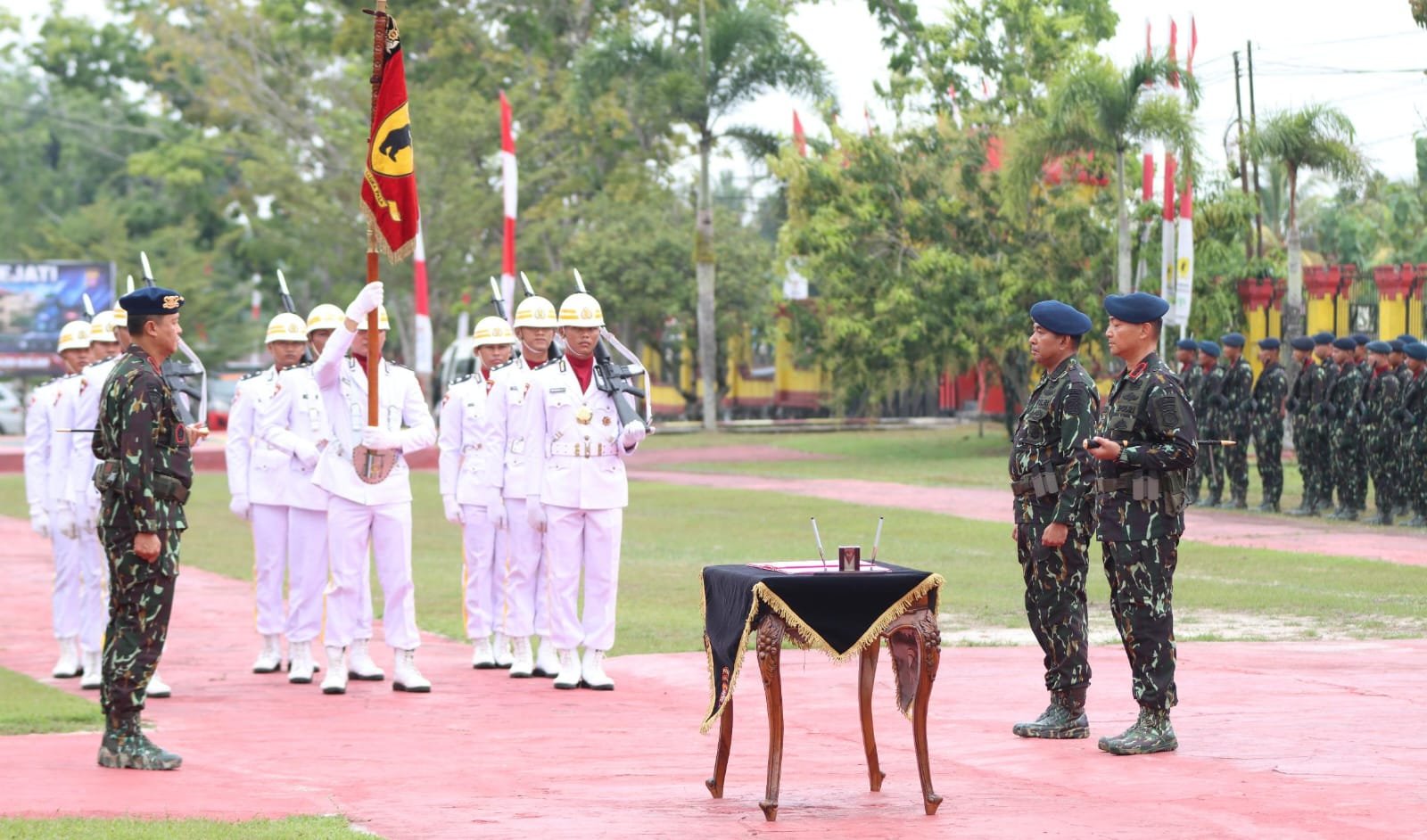 Kapolda Kalteng Pimpin Sertijab Dansatbrimob, Tongkat Komando Resmi Beralih kepada Kombes Pol. Dieno Hendro Widodo