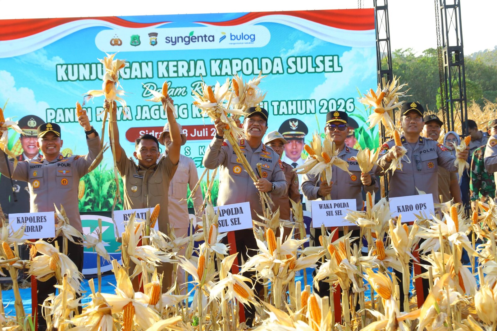 Hadiri Panen Raya Jagung Kuartal III di Watang Pulu, Kapolda Sulsel Tegaskan Dukungan Penuh untuk Swasembada Pangan
