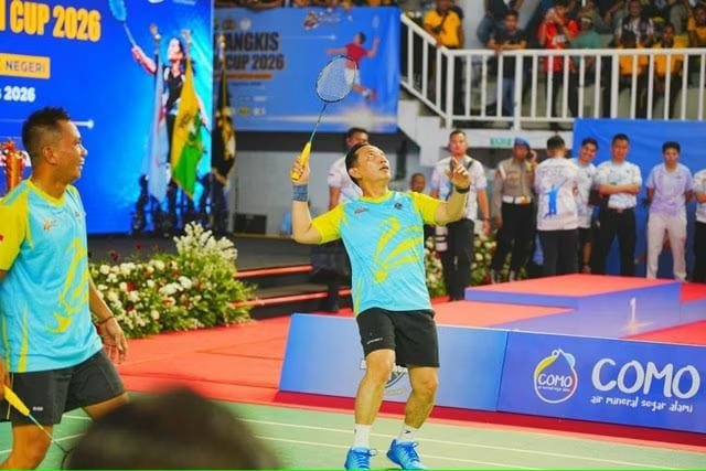 Duel Sengit Kapolri vs Menteri ESDM Meriahkan Penutupan Kejuaraan Bulu Tangkis Kapolri Cup 2026
