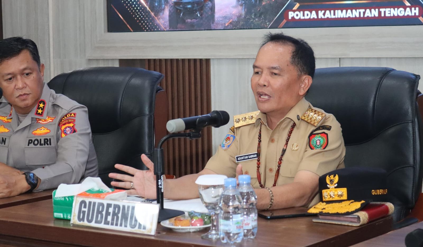 Presiden Prabowo Kirim Bantuan Alat Pemadam, 1000 Flexibel Tank hingga Peralatan Medis ke Kalteng, Percepat Penanganan Karhutla