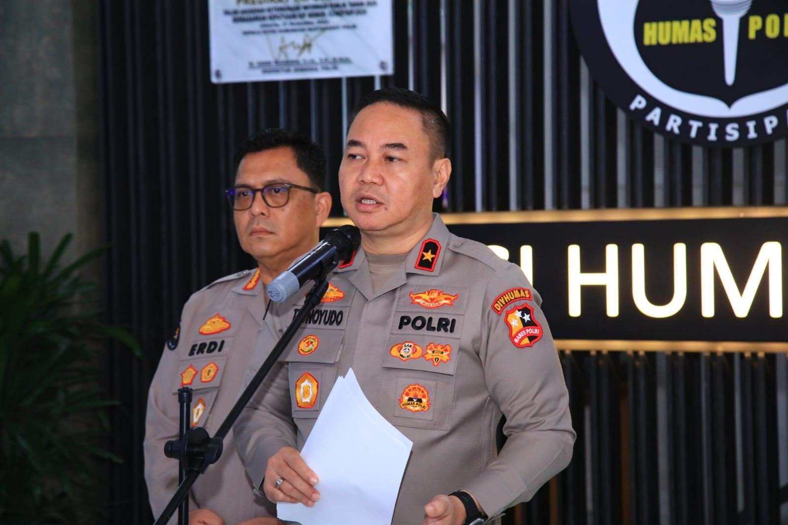 Polri dan Bhayangkari Terus Salurkan Bantuan bagi Korban Gempa Flores