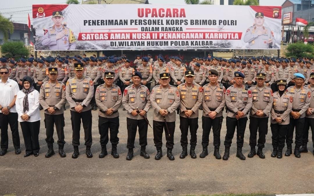 Terima 300 Personel BKO Brimob Atasi Karhutla, Kapolda Kalbar: Laksanakan Tugas Dengan Maksimal, Utamakan Keselamatan
