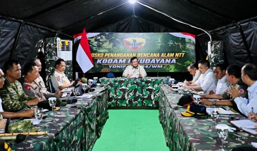 Tinjau Penanganan Gempa NTT, Kapolri Laporkan Bantuan Rp12,68 M dan Puluhan Posko ke Presiden Prabowo