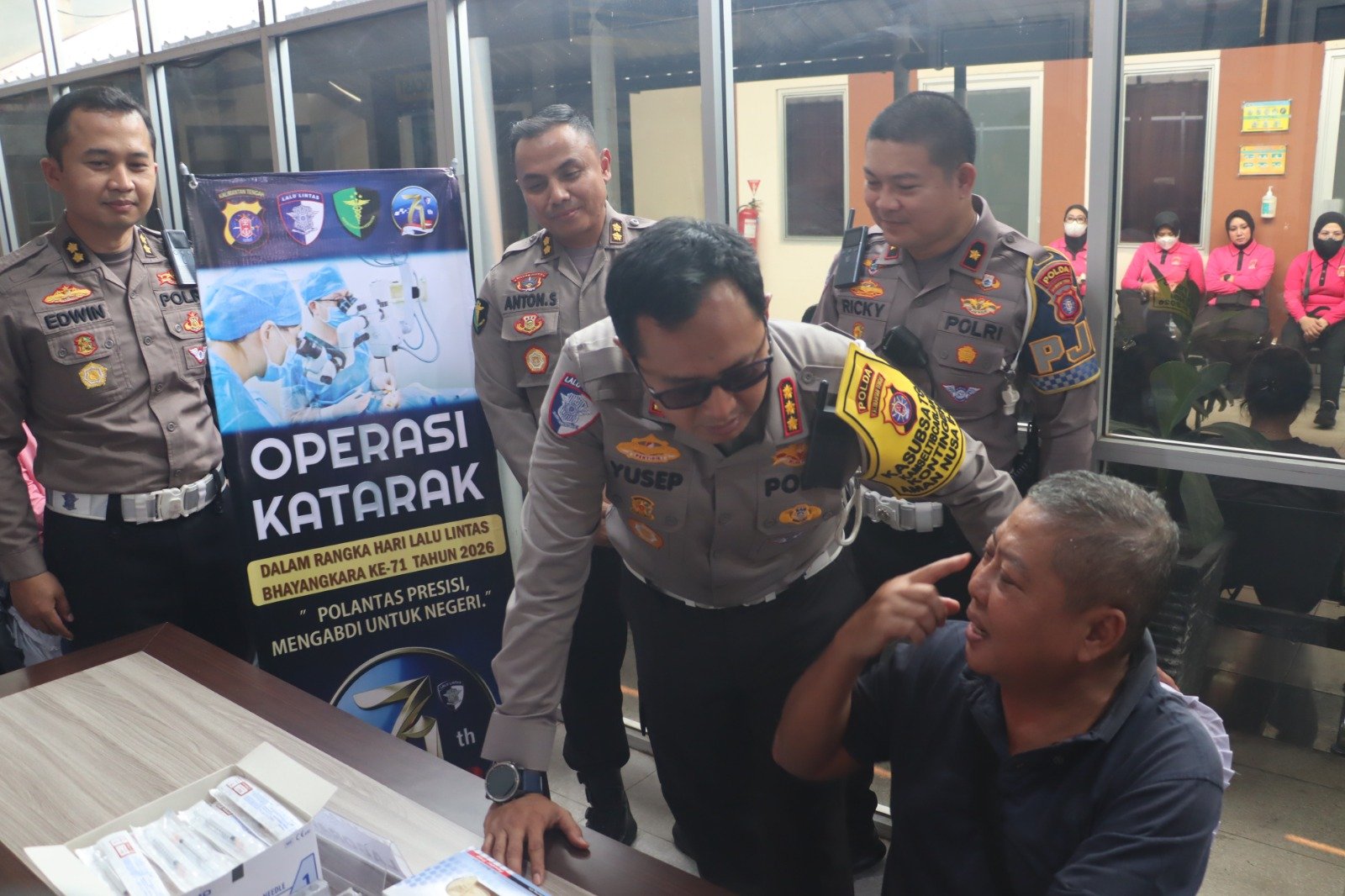Puluhan Masyarakat antusias ikuti Operasi Katarak Gratis yang digelar Ditlantas Polda Kalteng