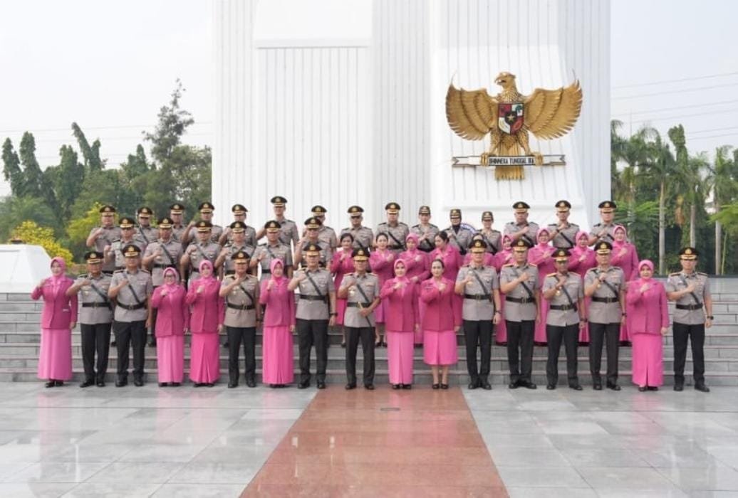 Kakorlantas Polri Pimpin Ziarah di TMP Kalibata Jelang HUT ke-71 Lalu Lintas, Kenang Jasa 4 Jenderal Purnawirawan Lalu Lintas