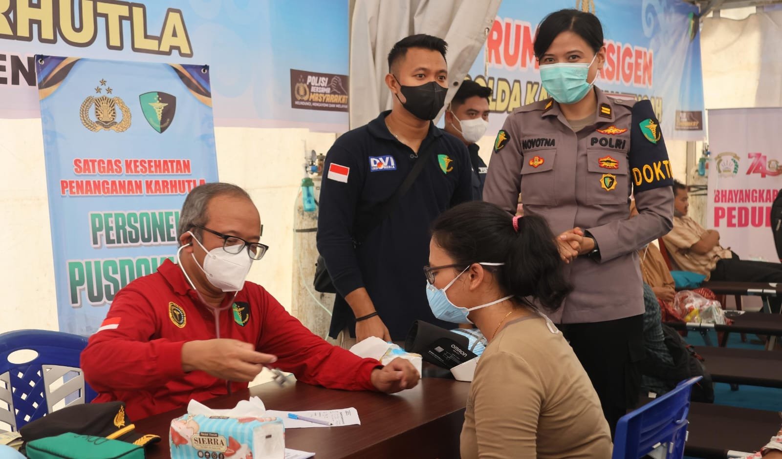 Di Tengah Kabut Asap Karhutla, Polda Kalteng Bersama Pusdokkes Polri Hadirkan Layanan Rumah Oksigen 24 Jam Gratis Untuk Warga