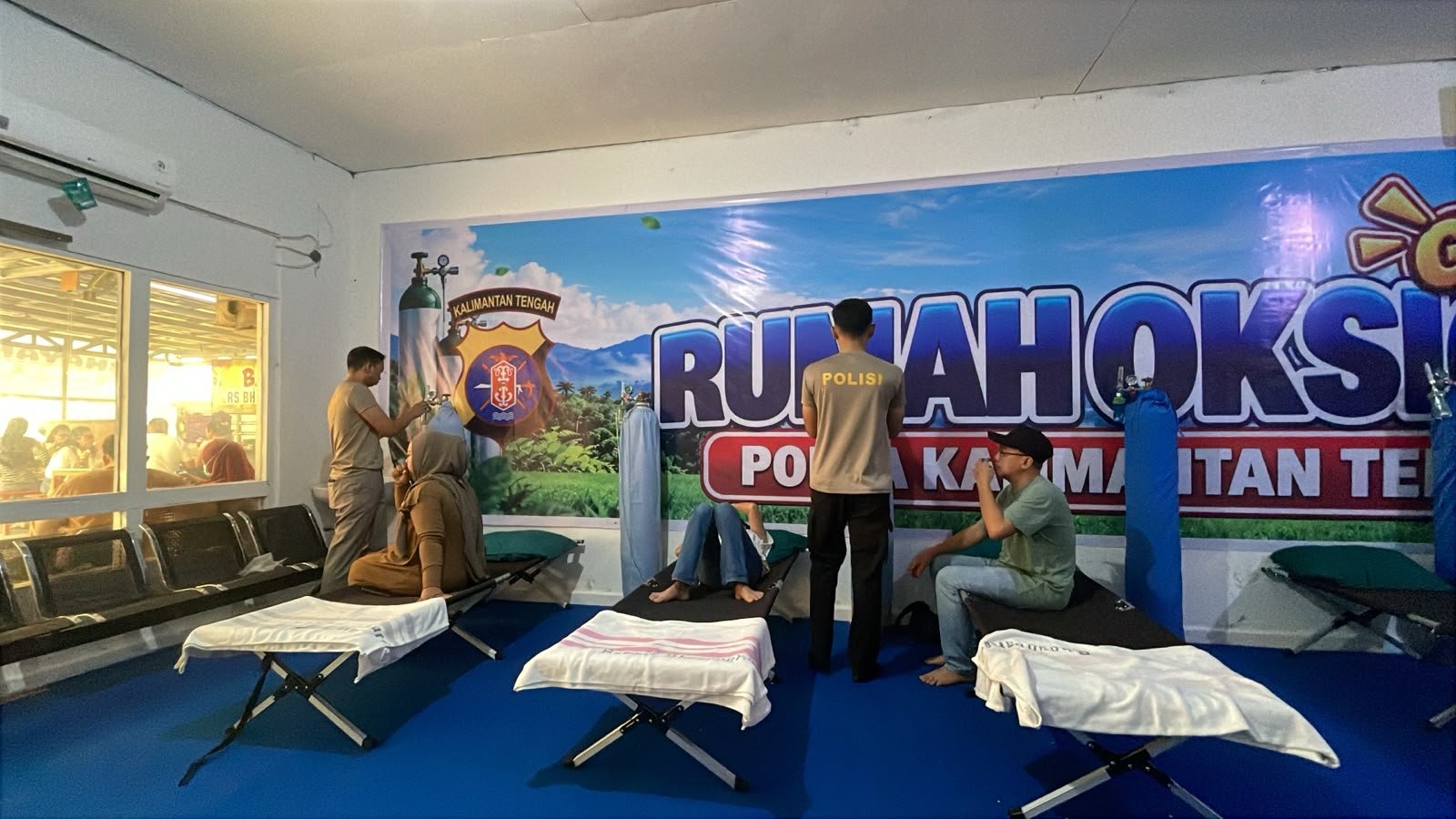 Di Tengah Ancaman Kabut Asap, Warga Manfaatkan Layanan Rumah Oksigen Gratis Rumkit Bhayangkara Polda Kalteng