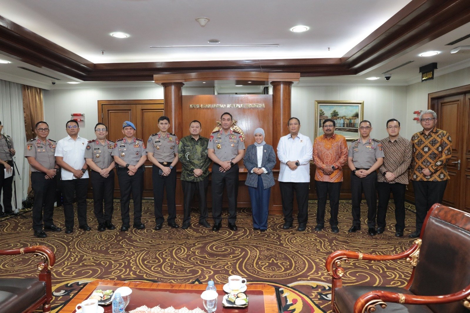 Kapolri Terima Audiensi Menkomdigi, Bahas Kolaborasi Polri dan Komdigi