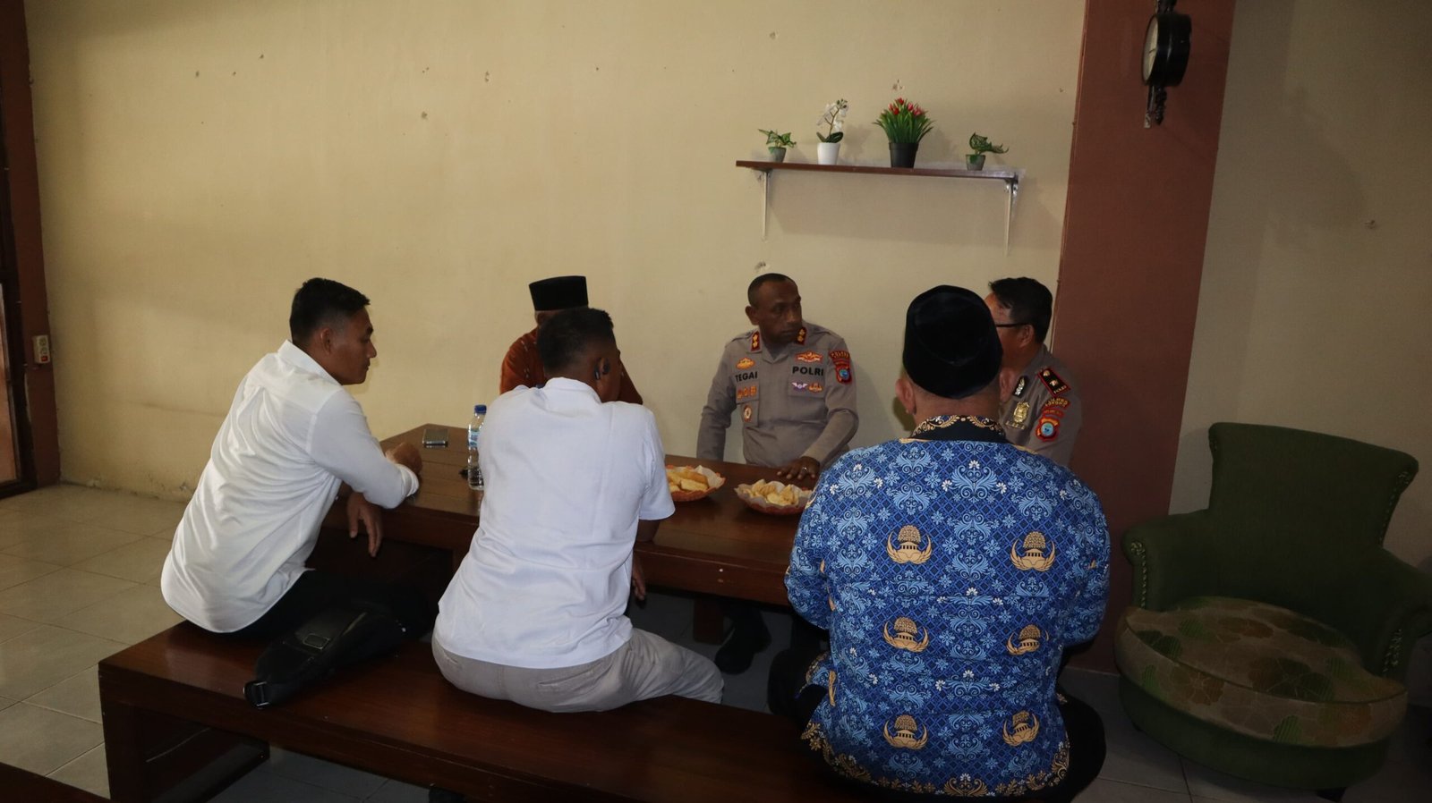 Kumpul Bersama Masyarakat, Polres Sorong Gelar Silaturahmi dengan MUI dan Serap Aspirasi Masyarakat Lewat Program Quick Wins 100 Hari Kerja Kapolri
