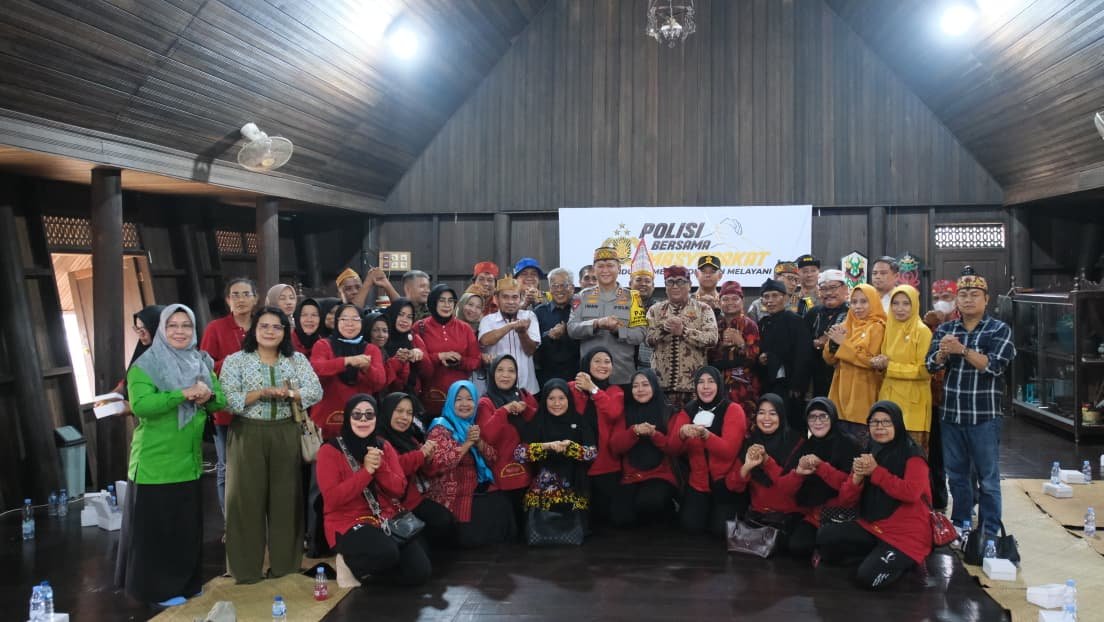 Kumpul Bareng Masyarakat Desa Pasir Panjang, Kapolda Kalteng Serap Aspirasi Warga dari Karhutla hingga Narkoba